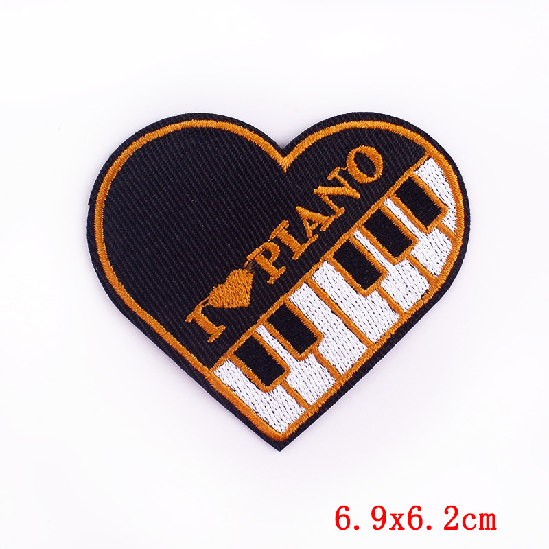 Designer Punk Love Heart Iron- - Embroidery Design Love บทวิจารณ์และราคา