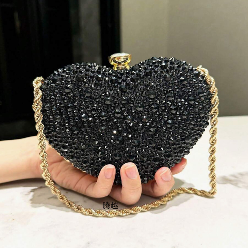 กระเป๋าถือสะพายข้าง Love Diamo - Embroidery Design Love บทวิจารณ์และราคา